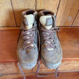 The North Face Brown Boots with Rugged Design and Durable Sole